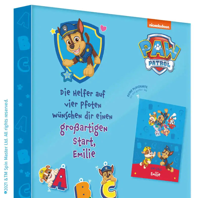 Persönliche Widmung auf der Rückseite des PAW Patrol Countdown-Schulstart-Kalenders. Zusätzlich mit ausschneidbarer Platzkarte.