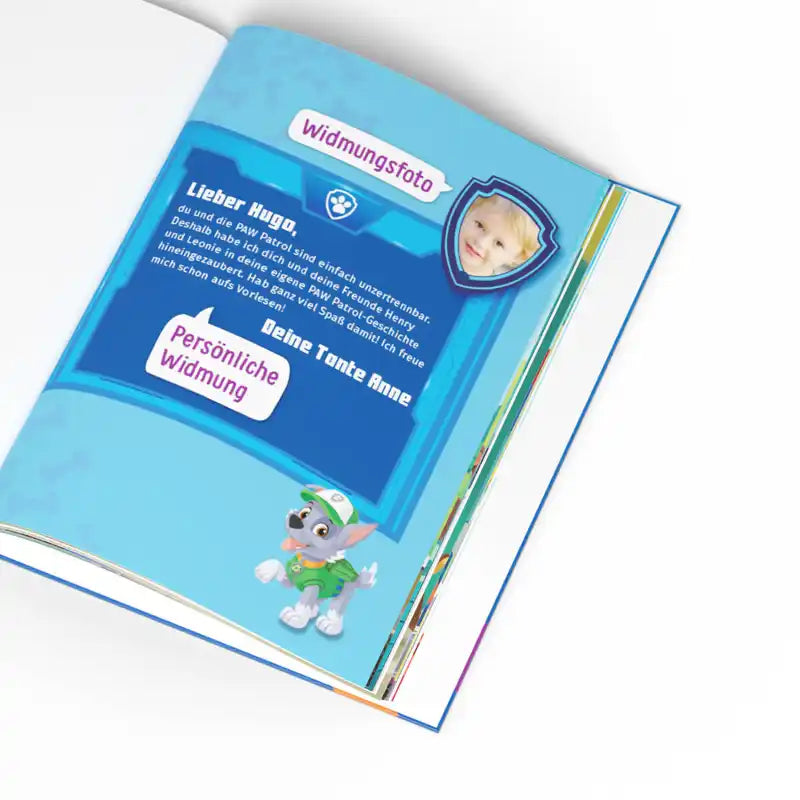 Personalisierte Widmungsseite mit Foto eines Kindes und dem Lieblingshund der Paw Patrol