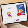 Tablet mit Blick auf den Konfigurator, um verschiedene Kinder im Buch Deine Gute-Nacht-Geschichte zu personalisieren 